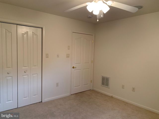 13301 MARQUISE DR, Hagerstown, MD 21742