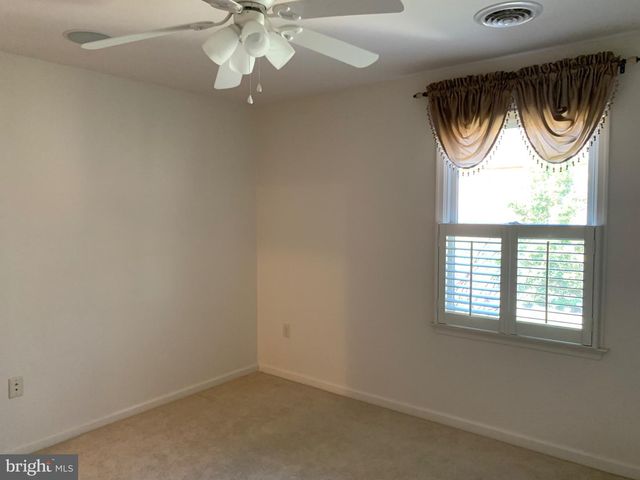 13301 MARQUISE DR, Hagerstown, MD 21742