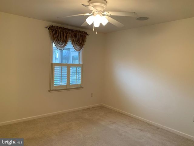 13301 MARQUISE DR, Hagerstown, MD 21742