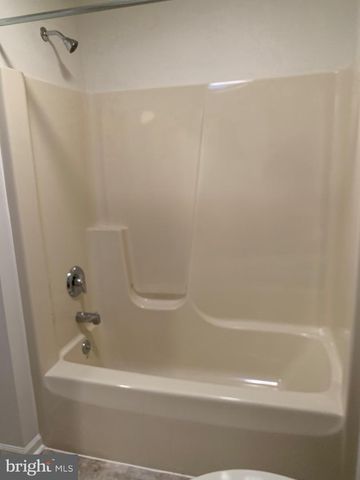 13301 MARQUISE DR, Hagerstown, MD 21742