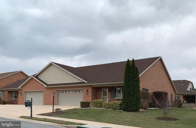 13301 MARQUISE DR, Hagerstown, MD 21742