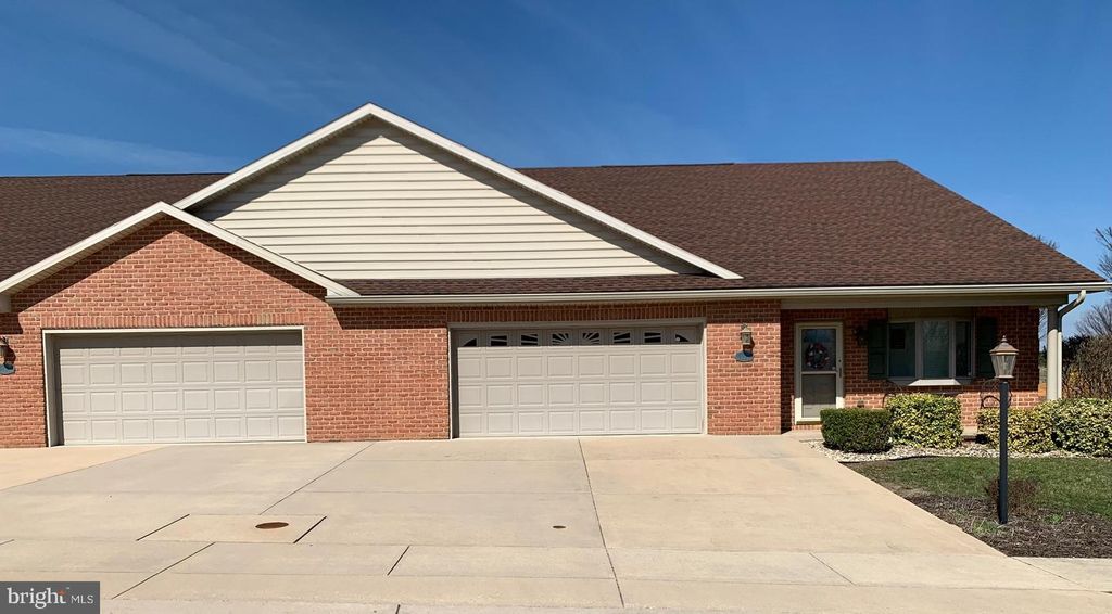 13301 MARQUISE DR, Hagerstown, MD 21742