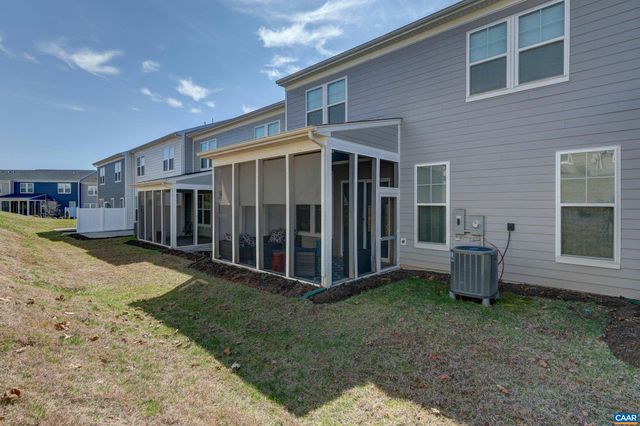 821 HEATHFIELD LN, Crozet, VA 22932