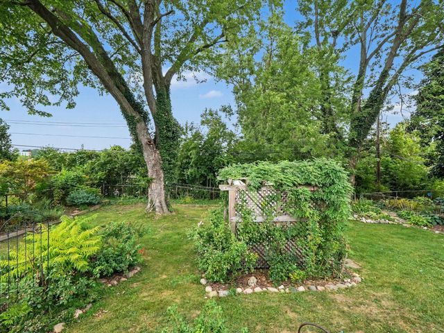 2004 Suffolk Avenue, Ann Arbor, MI 48103