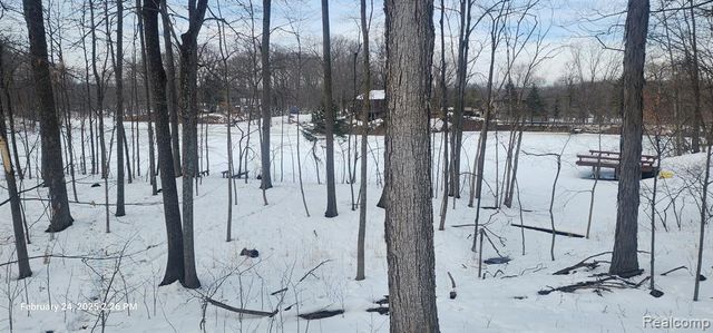 001 Driftwood Drive, Fenton, MI 48430