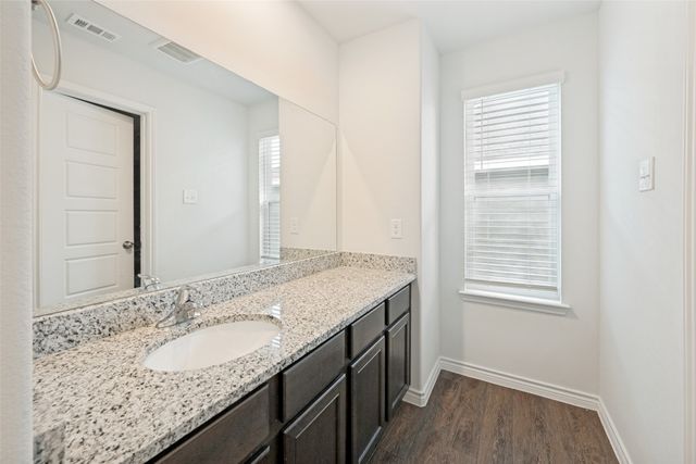 5569 Willamette Drive, Fort Worth, TX 76119