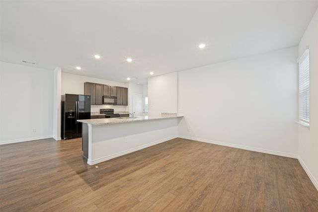 5569 Willamette Drive, Fort Worth, TX 76119