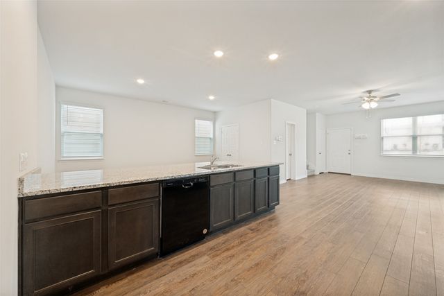 5569 Willamette Drive, Fort Worth, TX 76119