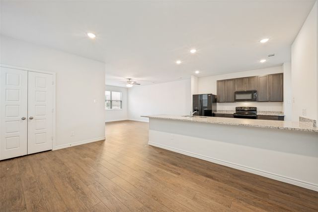 5569 Willamette Drive, Fort Worth, TX 76119