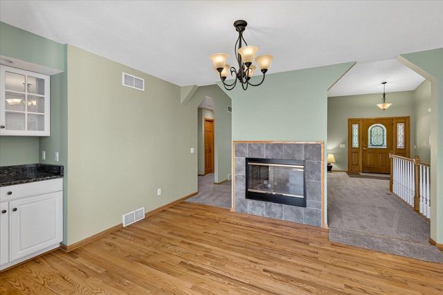 888 Chalfont Drive, Sun Prairie, WI 53590