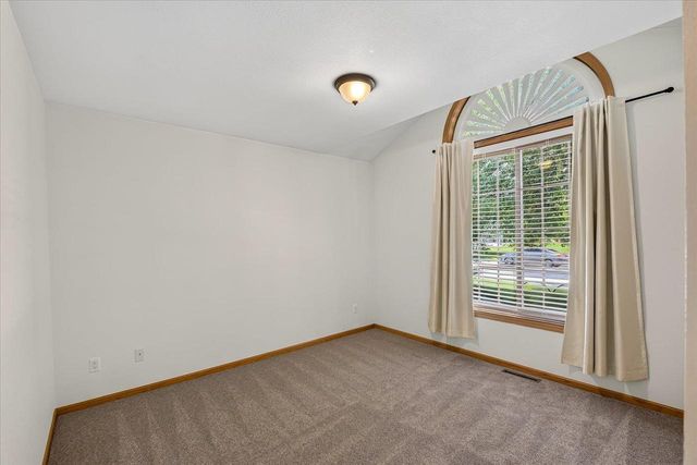 888 Chalfont Drive, Sun Prairie, WI 53590