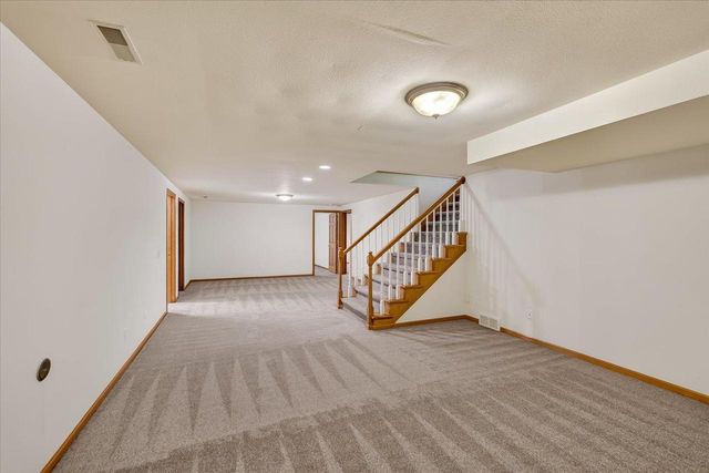 888 Chalfont Drive, Sun Prairie, WI 53590