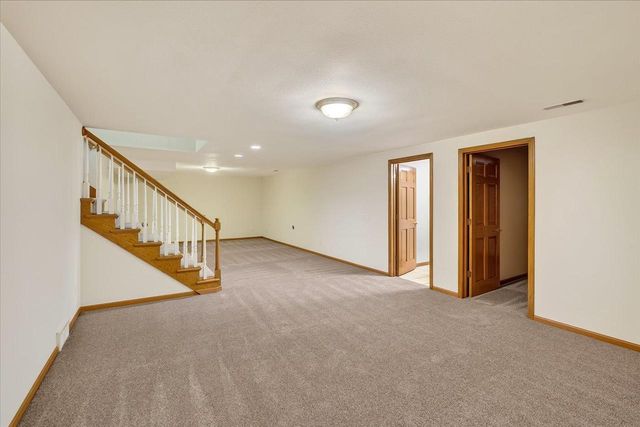 888 Chalfont Drive, Sun Prairie, WI 53590