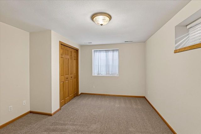 888 Chalfont Drive, Sun Prairie, WI 53590