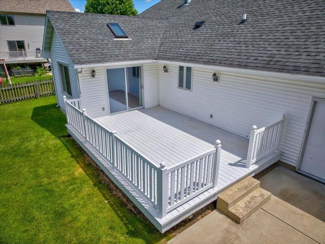 888 Chalfont Drive, Sun Prairie, WI 53590