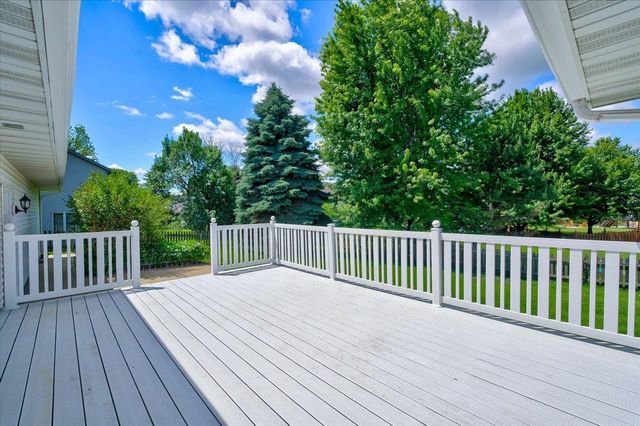 888 Chalfont Drive, Sun Prairie, WI 53590
