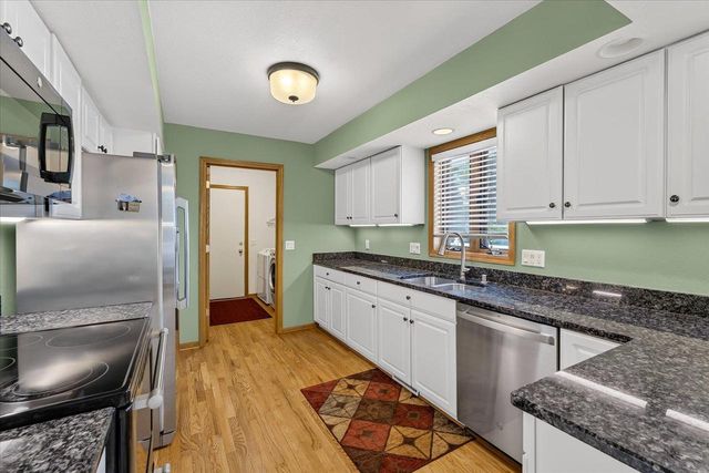 888 Chalfont Drive, Sun Prairie, WI 53590