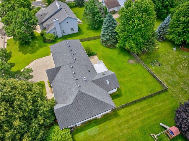 888 Chalfont Drive, Sun Prairie, WI 53590