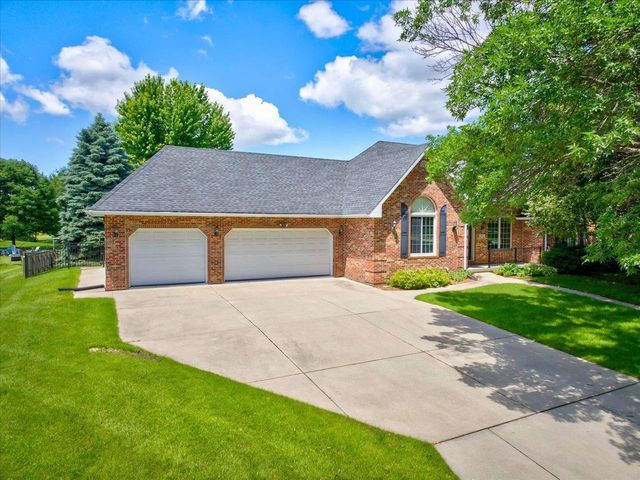 888 Chalfont Drive, Sun Prairie, WI 53590