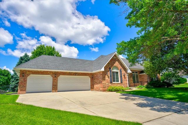 888 Chalfont Drive, Sun Prairie, WI 53590