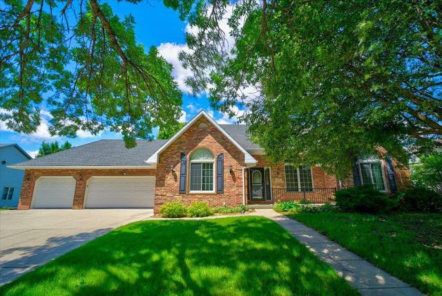 888 Chalfont Drive, Sun Prairie, WI 53590
