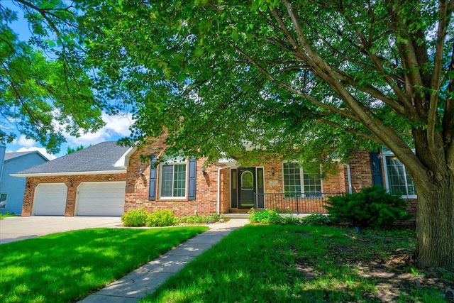 888 Chalfont Drive, Sun Prairie, WI 53590