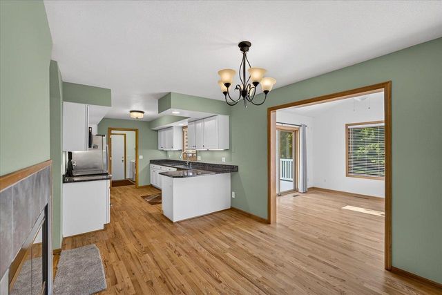 888 Chalfont Drive, Sun Prairie, WI 53590