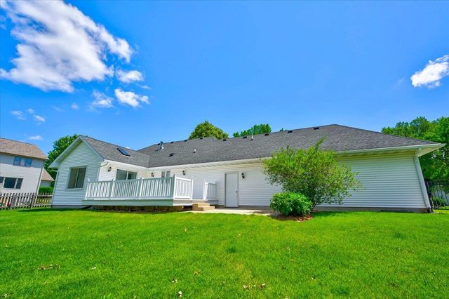 888 Chalfont Drive, Sun Prairie, WI 53590