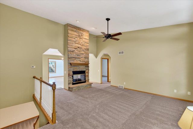 888 Chalfont Drive, Sun Prairie, WI 53590