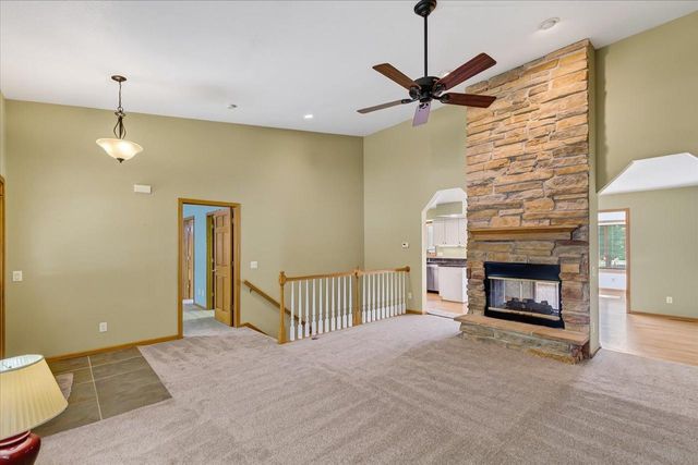 888 Chalfont Drive, Sun Prairie, WI 53590