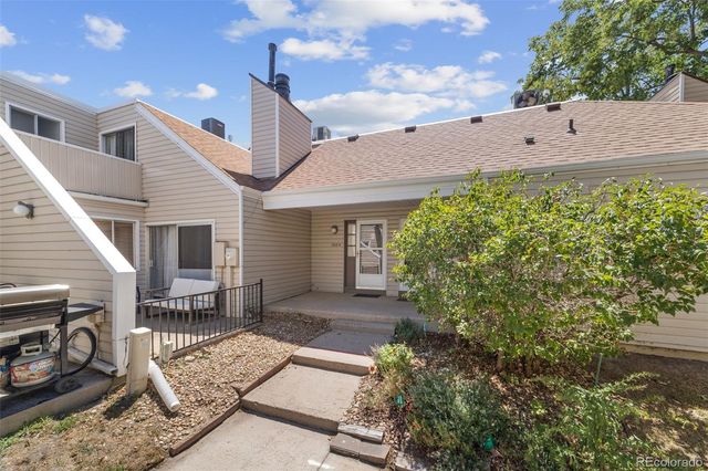 2618 S Xanadu Way B, Aurora, CO 80014