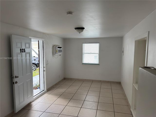 921 N 17th Court 925, Hollywood, FL 33020