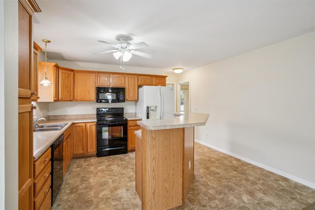 805 NE 4th Street, Earlham, IA 50072