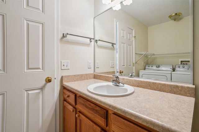 805 NE 4th Street, Earlham, IA 50072