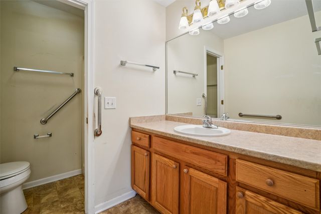 805 NE 4th Street, Earlham, IA 50072