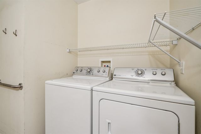 805 NE 4th Street, Earlham, IA 50072