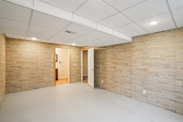 805 NE 4th Street, Earlham, IA 50072