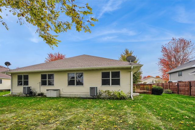 805 NE 4th Street, Earlham, IA 50072