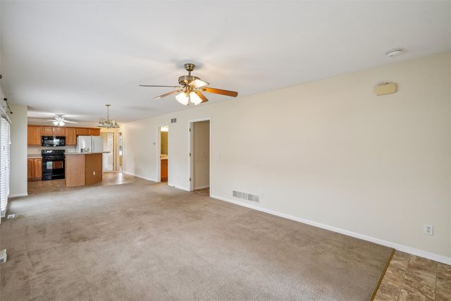 805 NE 4th Street, Earlham, IA 50072