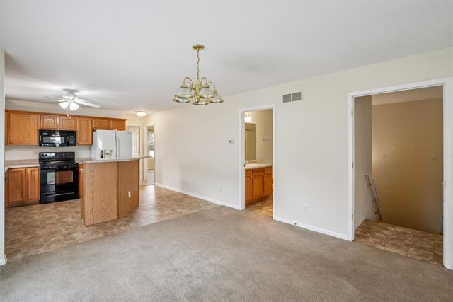 805 NE 4th Street, Earlham, IA 50072