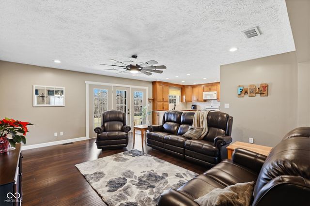 1066 Elmwood Circle, Noblesville, IN 46062