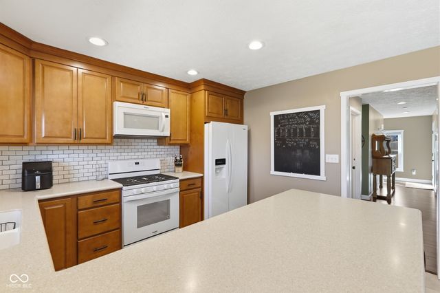 1066 Elmwood Circle, Noblesville, IN 46062