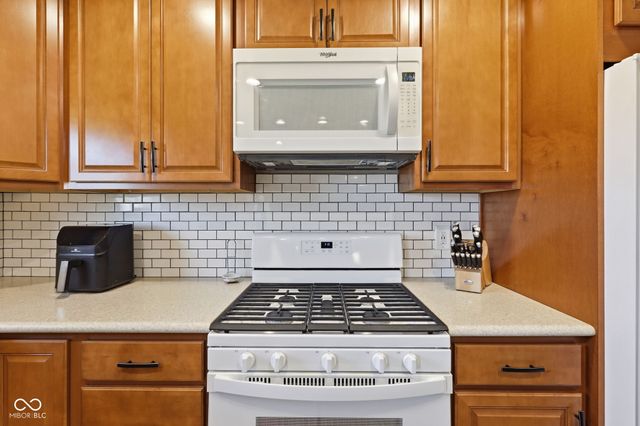 1066 Elmwood Circle, Noblesville, IN 46062