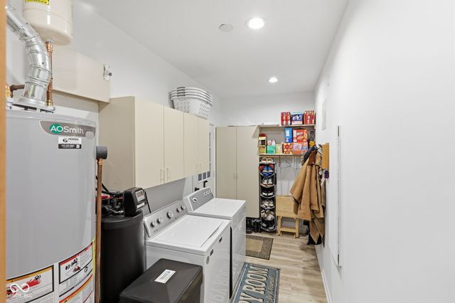 1066 Elmwood Circle, Noblesville, IN 46062