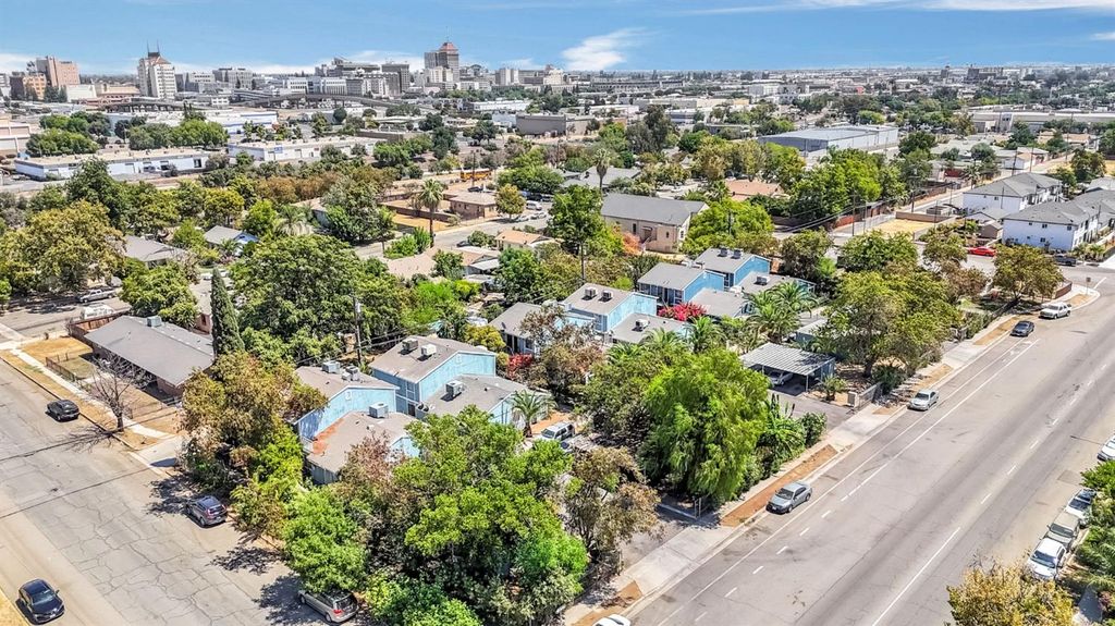 Image 1 of property listing at 1624 B Street, Fresno, CA 93706