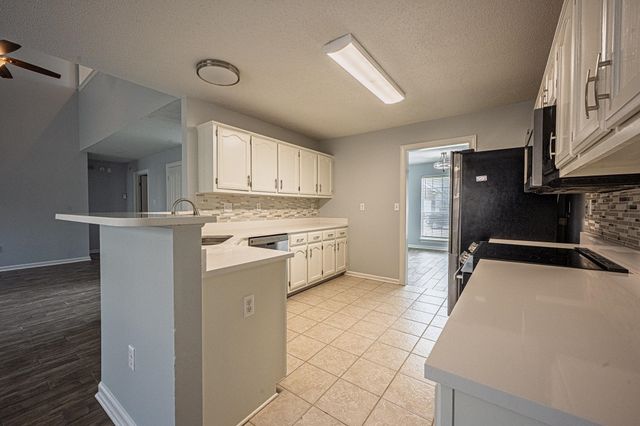 9442 CLUB WALK CT, Lakeland, TN 38002