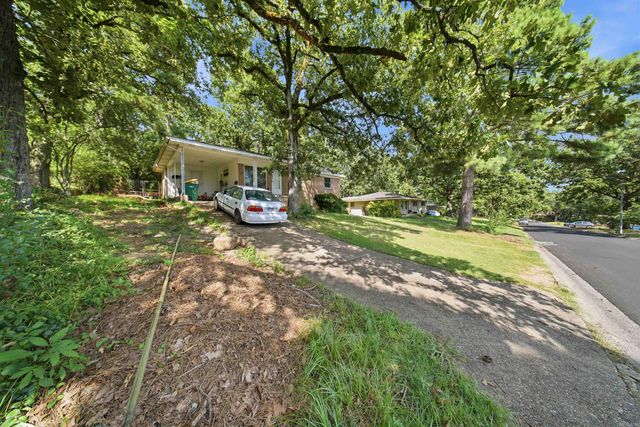 22 Cliffwood Cir, North Little Rock, AR 72118