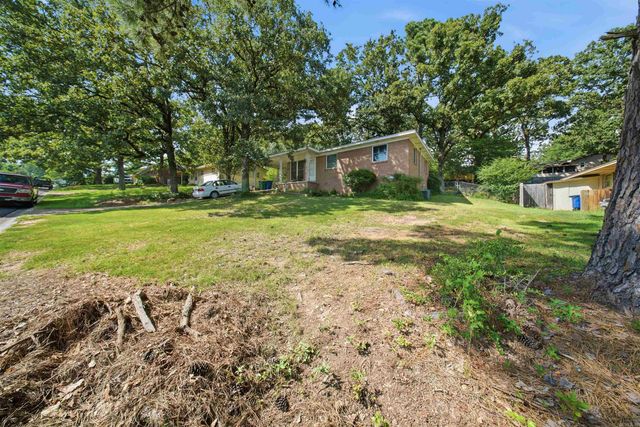 22 Cliffwood Cir, North Little Rock, AR 72118