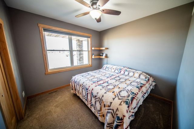 5892 Cambridge Hill Rd SE, Rochester, MN 55904