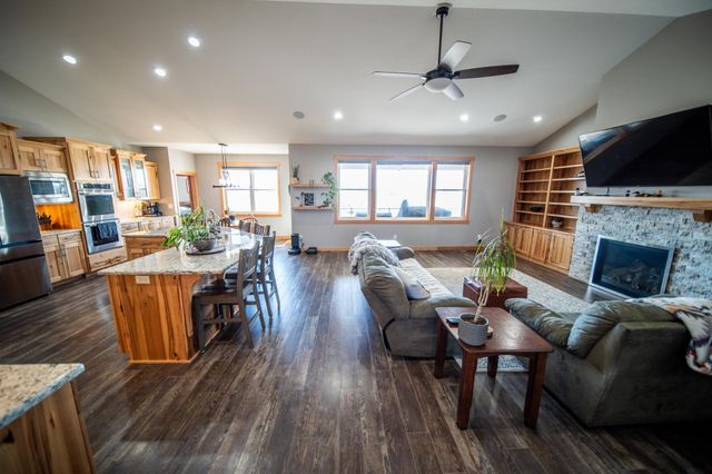 5892 Cambridge Hill Rd SE, Rochester, MN 55904